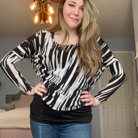 Small Love21 zebra print shirt. - Picture 2 of 4